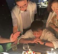 陳思誠和小21歲女友同框，女方可鹽可甜，離婚兩年成贏家