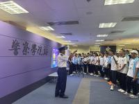 北京少年近距離接觸“香港阿Sir”：“香港警察很了不起！”