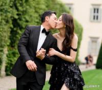 王寶強帶女友參加甄子丹婚禮笑容燦爛心情大好，電影破17億