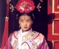 貴婦也缺錢？“皇族后裔”老公欠債，女星三次復出救夫？