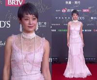 微博盛典紅毯：劉詩詩人美裙子丑，金晨趙露思秀纖腰